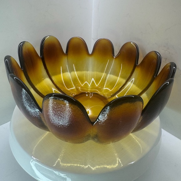 Vintage Indiana Glass Amber Lotus Petal Bowl – Mid Century Flower Glass - Picture 1 of 6